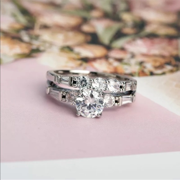 Jewelry - Women’s engagement wedding birthday ring